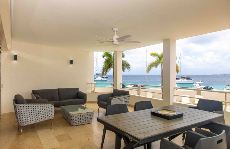 Seaside Suite  1 Luxurious Oceanfront Apartment