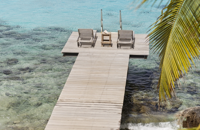 Exclusieve villa aan zee met privéstrand en infinity pool
