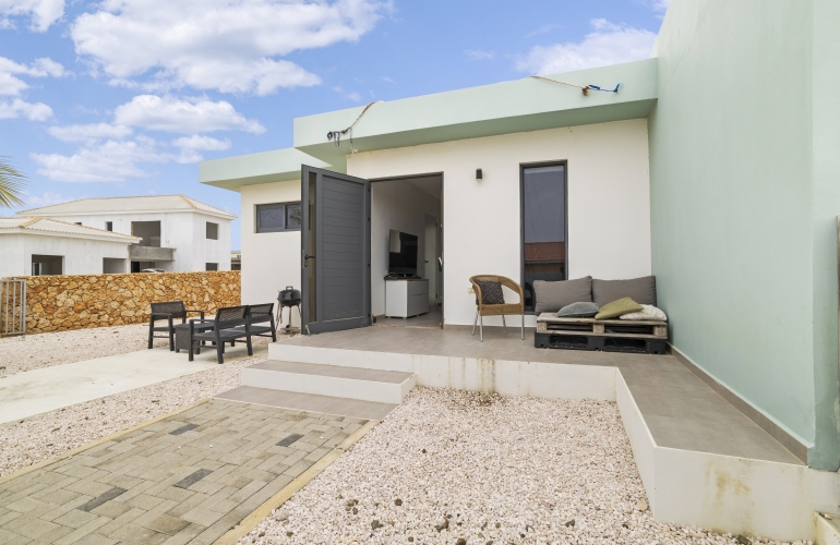 Pos Di Karaña 14 2 huizen op 1 perceel goed verhuurobject Pos Di Karaña 14 2 huizen op 1 perceel goed verhuurobject