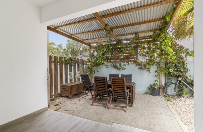 Pos Di Karaña 14 2 huizen op 1 perceel goed verhuurobject Pos Di Karaña 14 2 huizen op 1 perceel goed verhuurobject