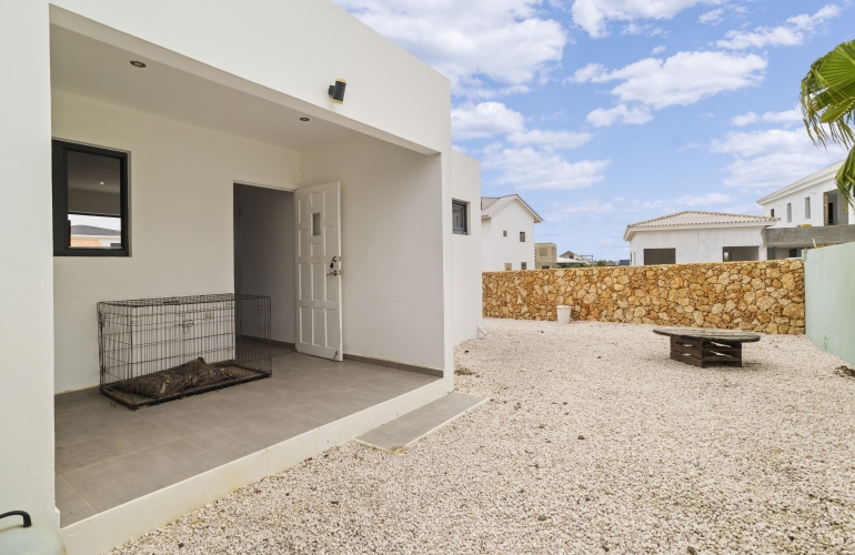 Pos Di Karaña 14 2 huizen op 1 perceel goed verhuurobject Pos Di Karaña 14 2 huizen op 1 perceel goed verhuurobject