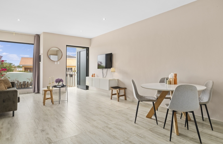 Pos Di Karaña 14 2 huizen op 1 perceel goed verhuurobject Pos Di Karaña 14 2 huizen op 1 perceel goed verhuurobject