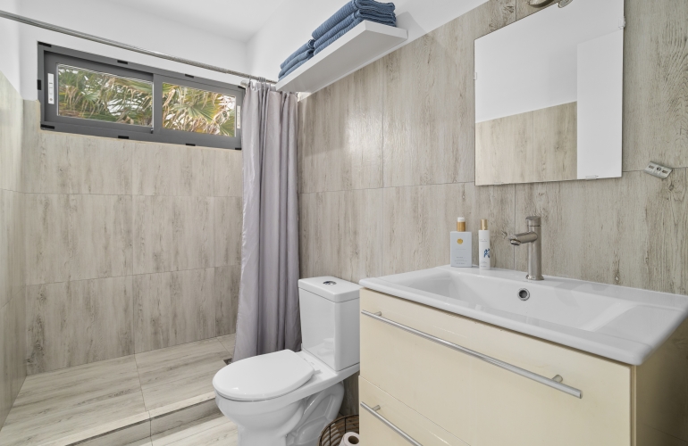 Pos Di Karaña 14 2 huizen op 1 perceel goed verhuurobject Pos Di Karaña 14 2 huizen op 1 perceel goed verhuurobject