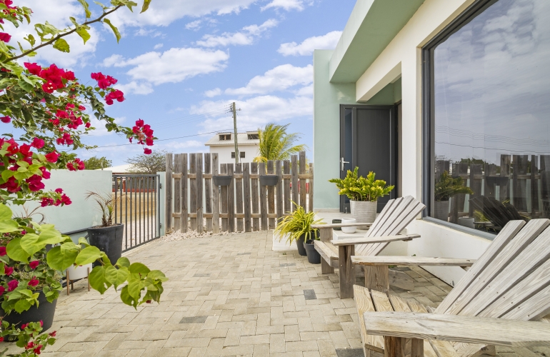 Pos Di Karaña 14 2 huizen op 1 perceel goed verhuurobject Pos Di Karaña 14 2 huizen op 1 perceel goed verhuurobject