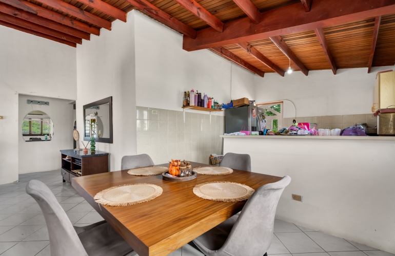 Authentic Bonairean Home with Separate Studio