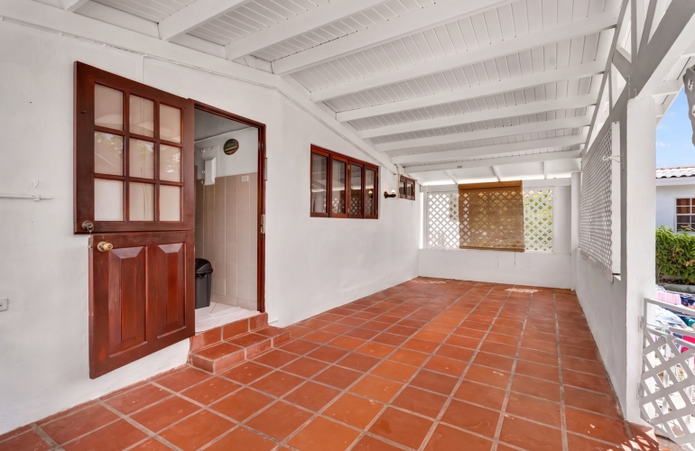 Authentic Bonairean Home with Separate Studio
