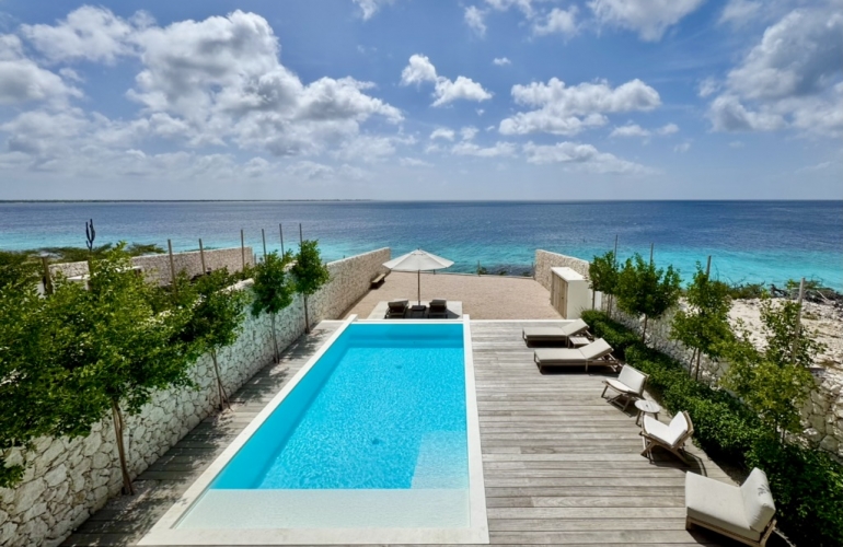Oceanfront Reef Villa Sabadeco