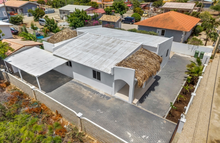Spacious house with 3 bedrooms &amp; office