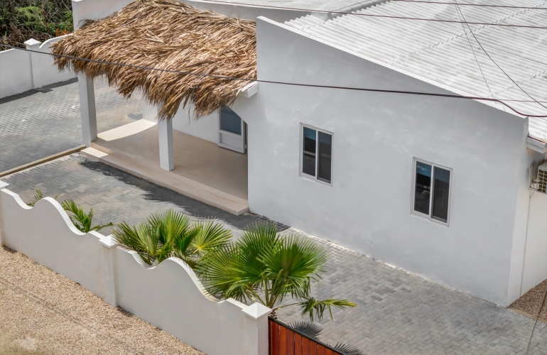 Spacious house with 3 bedrooms &amp; office