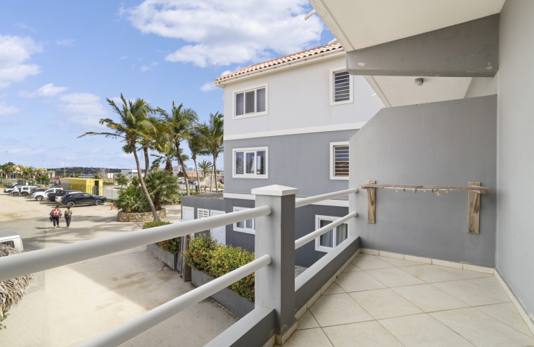 Den Laman Apartment Studio - Black Durgan