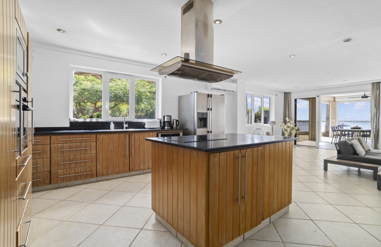 Den Laman Apartment 2 bedrooms &amp; 2 bathrooms oceanfront - Blue Marlin 