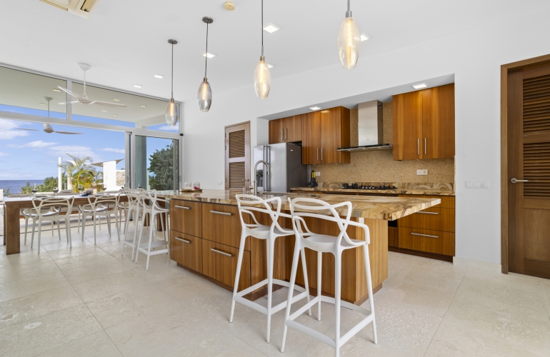 Sabadeco, Crown Keys 7 Ocean Front Villa