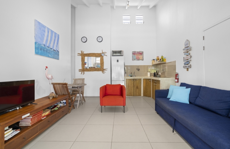 Villa with 3 apartments rental investment private pool &amp; tropical garden