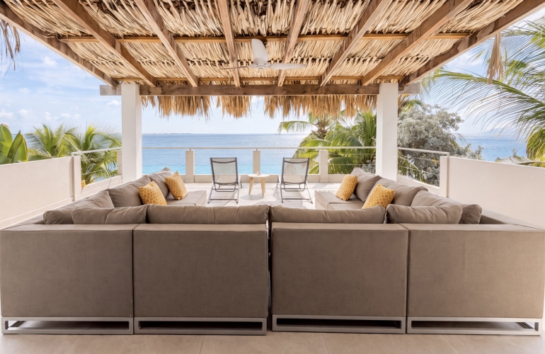  Exclusive Oceanfront Villa with Private Beach &amp; Infinity Pool