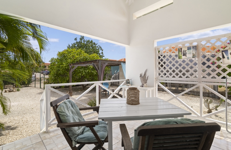 LAGOEN HILL 50 House &amp; Studio Rental investment