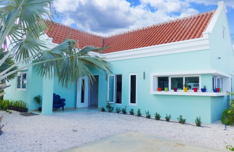 Pos Di Karaña 18 3-bedroom villa with pool