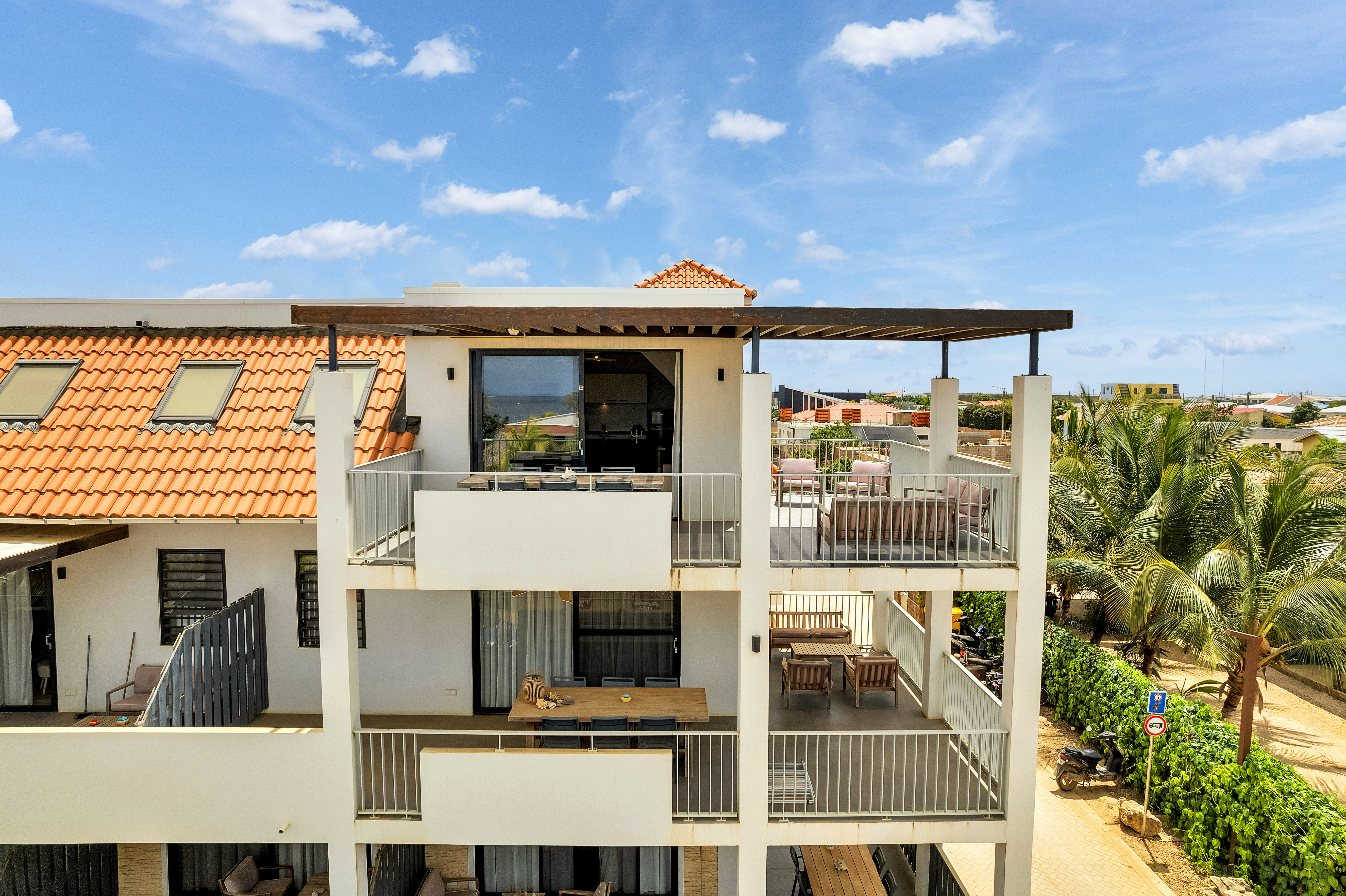 Resort Style Penthouse Apartments With Private Storage
